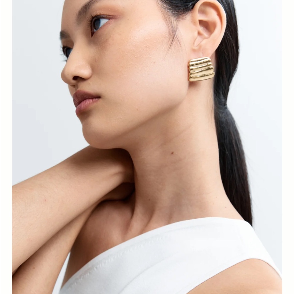 Heaven Mayhem Vase Earrings